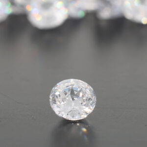 White Zirconium Round 100F – 5.00 mm